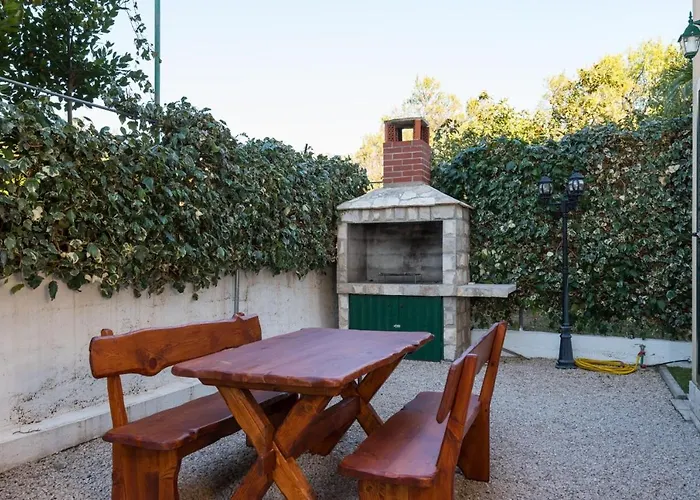 Apartments Maestral